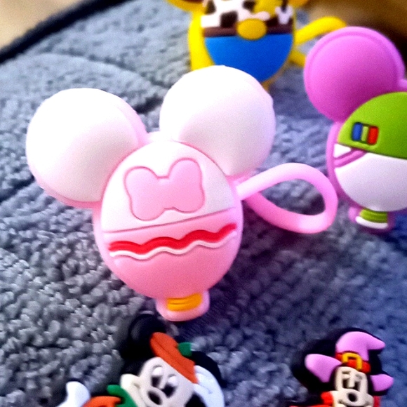 5 DISNEY STRAW/PENCIL TOPPERS - Picture 3 of 5